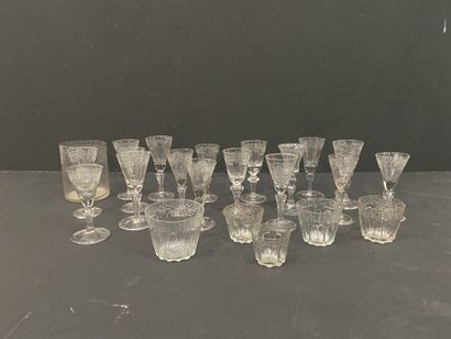 null Part of service of crystal glasses with incised decoration including 1 bucket...