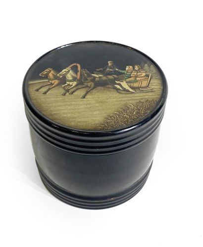 null Wooden covered cylindrical tea box covered with papier-mâché with polychrome...