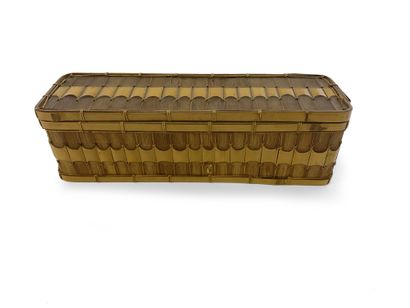 null Coffret rectangulaire en bambou. 

Vers 1900. 

H_9 cm L_30 cm P_9 cm