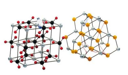 null Deux modèles de molécules. H_20 cm L_20 cm L_20 cm