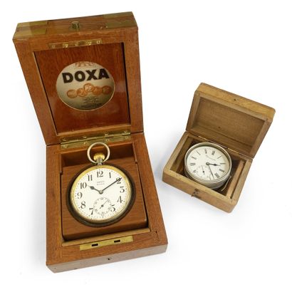 null DOXA Vers 1930 

Montre de poche en acier de type régulateur, cadran blanc index...