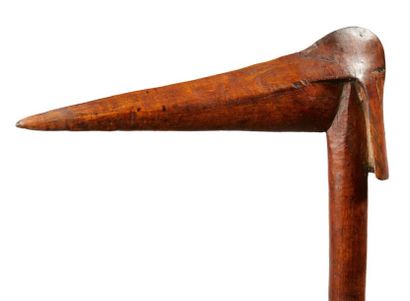 MÉLANÉSIE CASSE TÊTE en bois à la classique représentation de l'oiseau Cagou. Peuple...