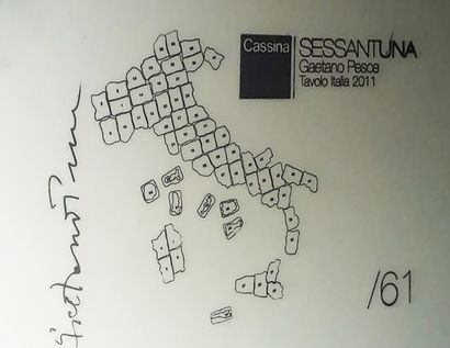 Gaetano PESCE (né en 1939) Table « Sessantuna » Résine moulée tricolore et métal...