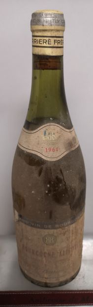 null 1 bouteille BOURGOGNE ALIGOTE - Antoine BARRIER 1964 Etiquette légèrement tachée....