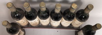 null 8 bouteilles Château HAUT BATAILLEY - 5é Gcc Pauillac 1975 Etiquettes abimées,...