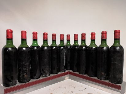 null 12 bouteilles Château LEOVILLE LAS CASES - 2e Gcc Saint Julien 1964 Sans étiquettes,...