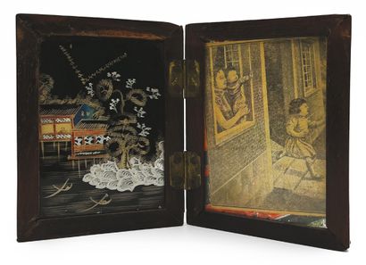 CHINE - Début XXe siècle Part of a mirror box with two overlapping panels of two...