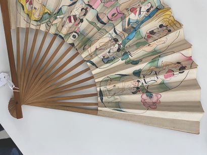 CHINE - Début XXe siècle Éventail en papier à décor de pêcheur sur une face, d'un...