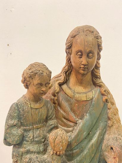 null Vierge à l’Enfant en bois sculpté et polychromé. XVe siècle (quelques manques,...