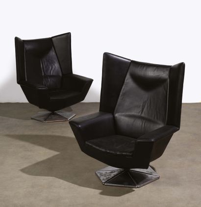 null VOITTO HAAPALAINEN (XXE SIÈCLE) Paire de fauteuils « Prisma » modèle « T-666...