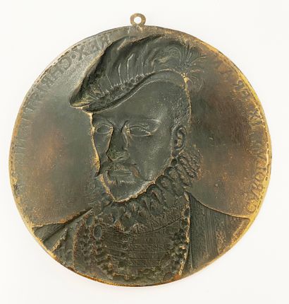null Médaillon en bronze représentant Charles IX. D_16 cm