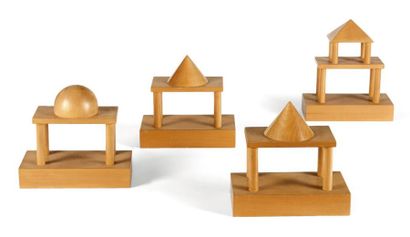 Ettore Sottsass (1917-2007) Suite de quatre maquettes en bois. Réalisées pour la...