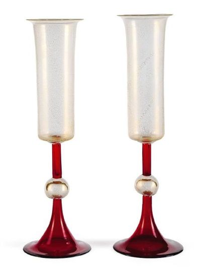 ELVILINO ZANGRANDI Prototypes. Suite de deux verres sur pied, Murano soufflé et pailleté....