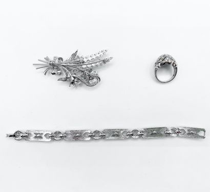 null Lot en métal et pierres blanches imitant le diamant, composé d’un bracelet à...