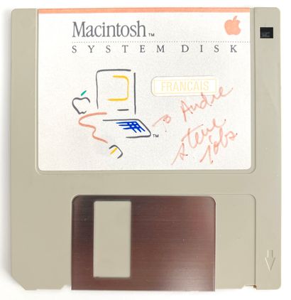 DISQUETTE MACINTOSH 1984 
690-5003-C. Version 1.0 

Disquette du tout premier système...