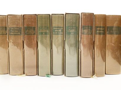 null Ensemble de 30 volumes de la Pléiade dont Malraux, Flaubert, Camus, Rabelai...