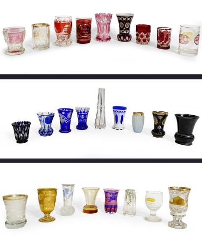 null Ensemble de 36 verres, vases et tasses. La plupart Bohême. XIX/XX éme siècle....