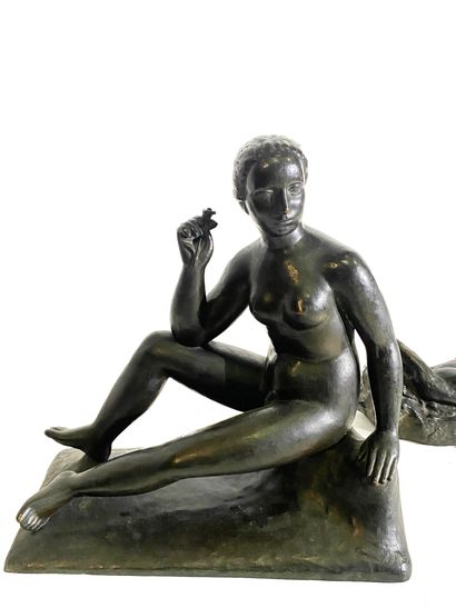 null Ensemble composé de deux sculptures : 

-	Une sculpture en bronze représentant...