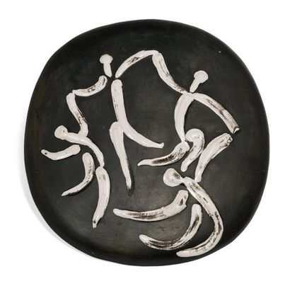 PABLO PICASSO (1881-1973) Quatre danseurs, 1956 Céramique noir. Edition Madoura plein...