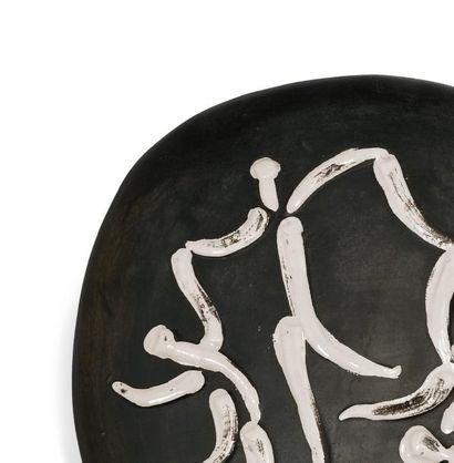 PABLO PICASSO (1881-1973) Quatre danseurs, 1956 Céramique noir. Edition Madoura plein...