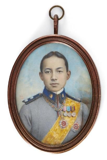 ROBERT HENDERSON (1826 - 1904) Portrait en buste du jeune Prajadhipok, futur Roi...
