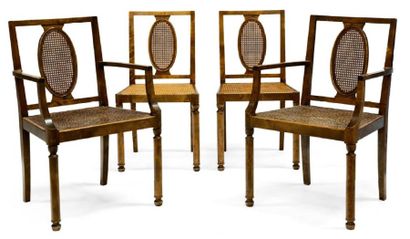 AXEL EINAR HJORTH (1888-1959) Ensemble de deux chaises et deux fauteuils dossier...