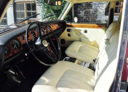 Rolls Royce Silver Shadow LWB 1975 Châssis: n° LRX 219271 Faible kilométrage Voiture...