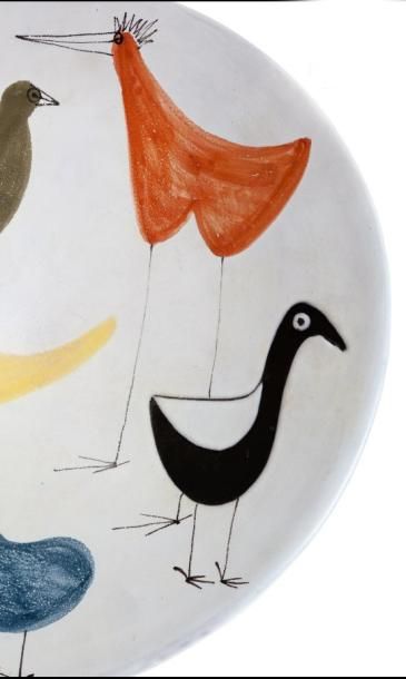 ROGER CAPRON (1906-1983) Grand plat circulaire à décor de Shadoks Céramique polychrome...