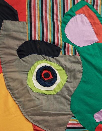 KAREL APPEL (1921-2006) Patchwork, 1977 Collage de tissus de couleurs. Pièce unique....