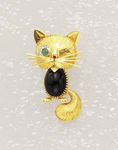 null An Onyx Diamond Emerald and Gold 'Cat'Pin VAN CLEEF & ARPELS circa 1960 Designed...