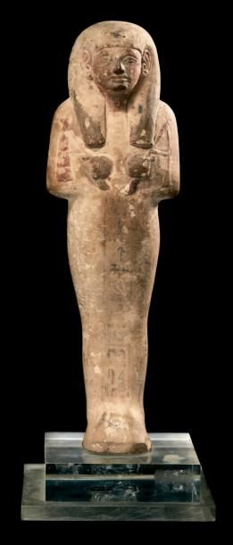 ÉGYPTE SHAOUABTI AU NOM DE LA DAME NOUBEMOUSEKHET. Il est momiforme, coiffé de la...