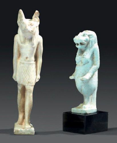 ÉGYPTE LOT COMPOSÉ DE DEUX AMULETTES représentant la déesse Thouéris et le dieu Anubis....