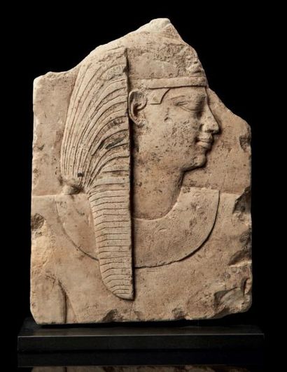ÉGYPTE MODÈLE DE SCULPTEUR BIFACE. Il est sculpté sur une face du buste d'un roi...