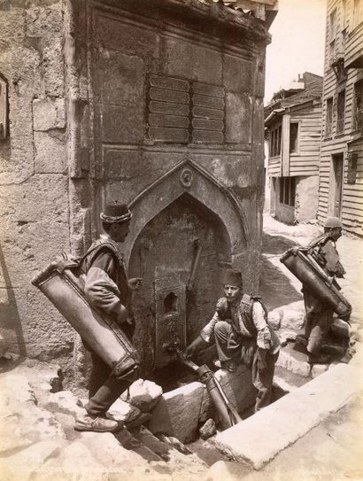 Sebah P., Sebah et Joaillier, XIXe siècle. Intérieur du yali de Amcazade Hüseyin...
