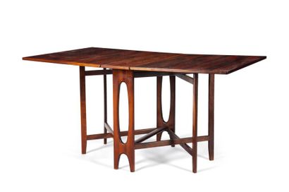 BENGT WING Table pliante en palissandre
Edition Klepp Mobel
Circa 1960
H_76 cm L_28-153...
