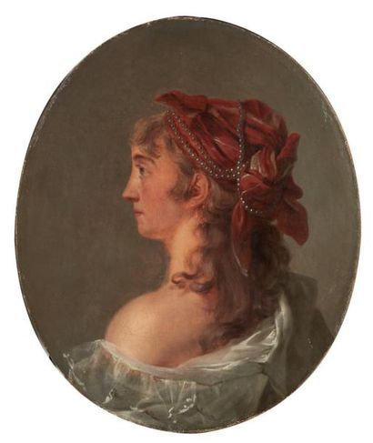 ÉCOLE FRANCAISE DE LA FIN DU XVIIIE SIÈCLE Portrait de femme aux perles de profil...