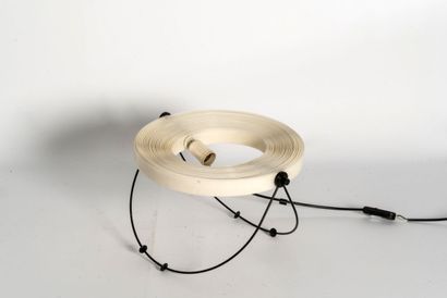 null Mauricio KLABIN (1952-2000)
Luminaire table Eclipse en plastique blanc et métal
Circa...