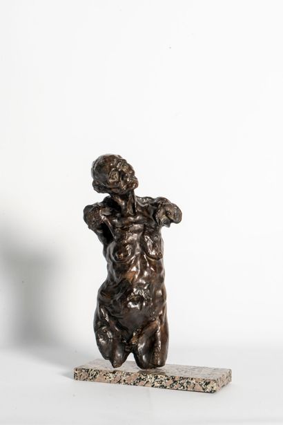 null Camille CLAUDEL (1864 - 1943) 
Torse de Clotho chauve
Épreuve en bronze patiné
Numérotée...