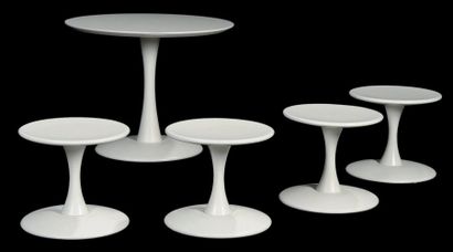 Nanna DITZEL (1923-2005) Ensemble composé d'une table et de quatre tabourets modèle...