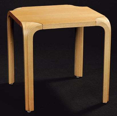 Alvar Aalto (1898-1976) Tabouret modèle «X 601» Bouleau Édition Artek 1954 H_45 cm...