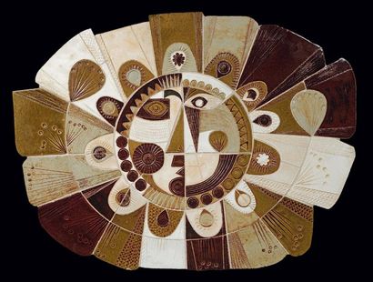 ROGER CAPRON (1920-2006) Bas relief modèle «Soleil» Assemblage de plaques estampées,...