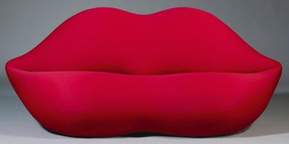 Studio 65 Sofa modèle «Bocca» Mousse de polyuréthane et tissu rouge Édition Guffram...