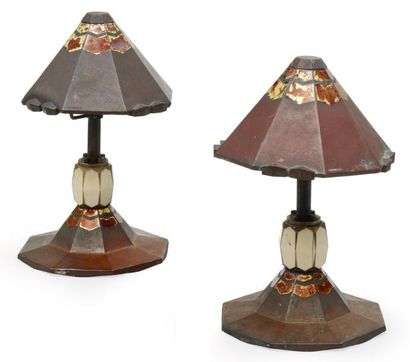 HENRI-JOSEPH HOLEMANS (1894-1973) Paire de lampes à poser Métal cuivré et incrustations...