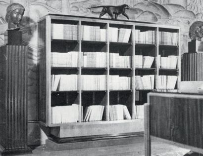 JACqUes-éMIle rUhlMAnn (1879-1933) Bibliothèque Ebène de Macassar, acajou et Bronze...