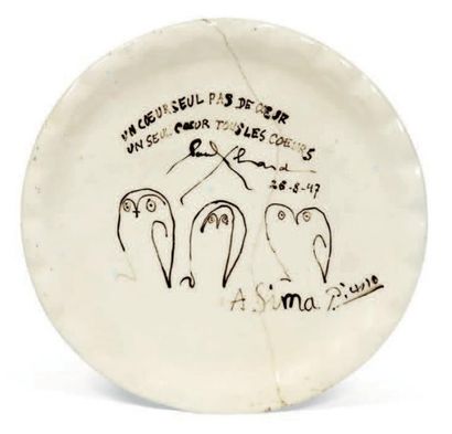 Pablo Picasso (1881-1973) Têtes oiseaux, 1947 Encre sur assiette en céramique. Envoi...