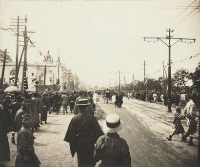 ANONYME Japon: périple photographique, suite Vers 1915 162 tirages argentiques montes...