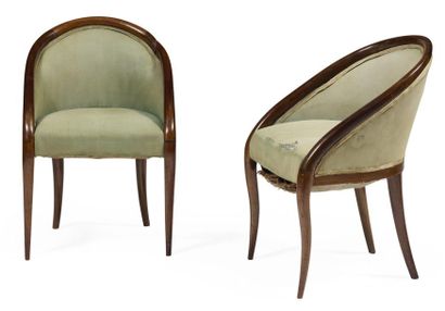 Jean Royère (1902-1981) Paire de fauteuils modèle «Crapaud» Acajou et tissu Réalisés...