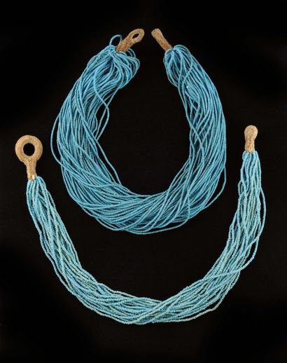 null Deux colliers en perles bleues Pâte de verre R. D. du Congo, Shi