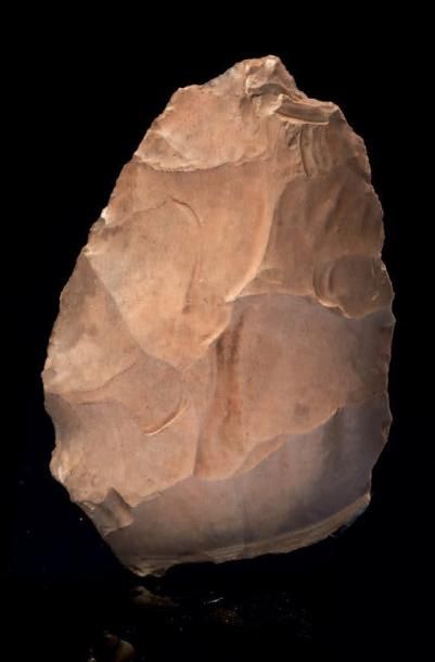 Égypte BIFACE FOLIACÉ. Silex brun. Égypte, Paléolithique moyen ou supérieur. H_12...