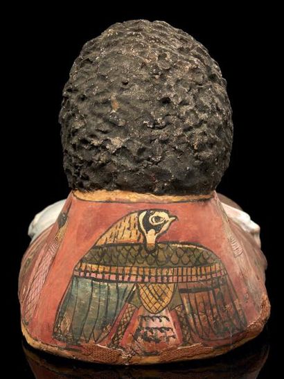 EGYPTE MASQUE-PLASTRON D'HOMME.
Ce portrait d'homme en buste à la polychromie exceptionnellement...